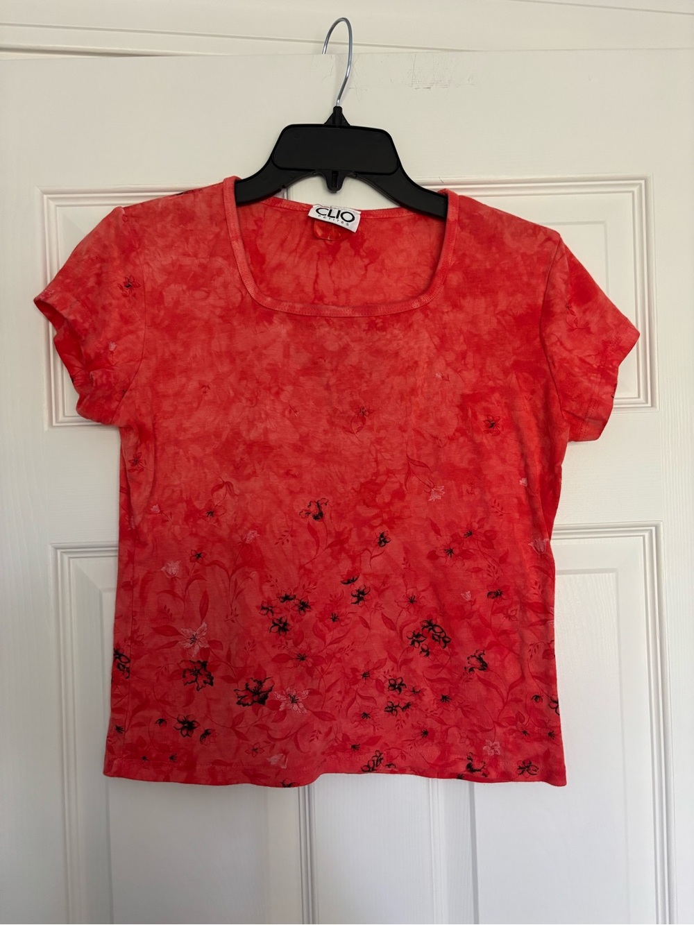 Clio Women's Orange Floral Short-Sleeve Scoop Neck Top